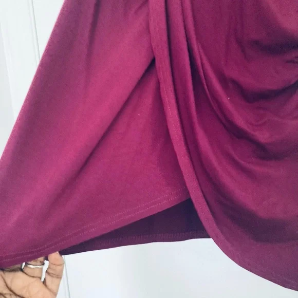 Elegant Burgundy Skirt - Picture 2 of 9